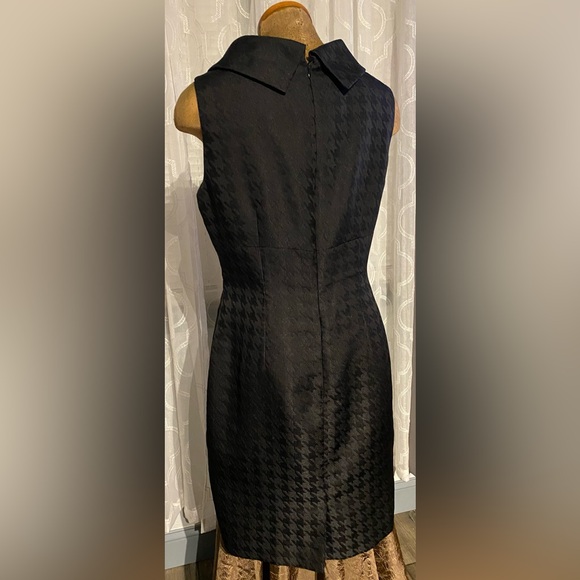 Tahari ASL Jacquard Print Envelope Collar Dress in Black - Picture 4 of 6